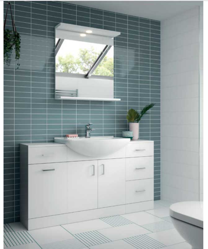 Nuie lifestyle bathroom with mirror image